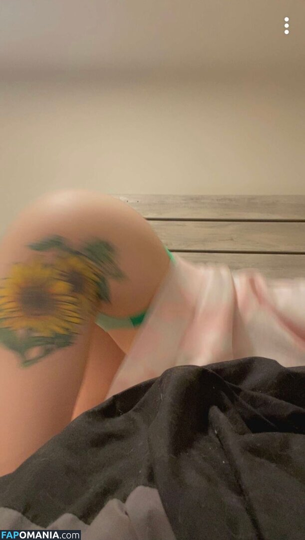 Mikaya / mikachukaylaroo Nu OnlyFans  Foto vazada #5
