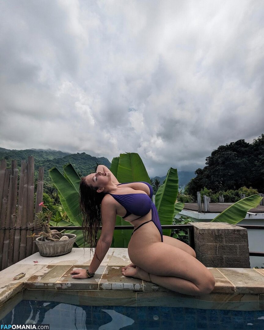 Milada Moore / milada.moore / milada_moore / miladamoore Nu OnlyFans  Foto vazada #316