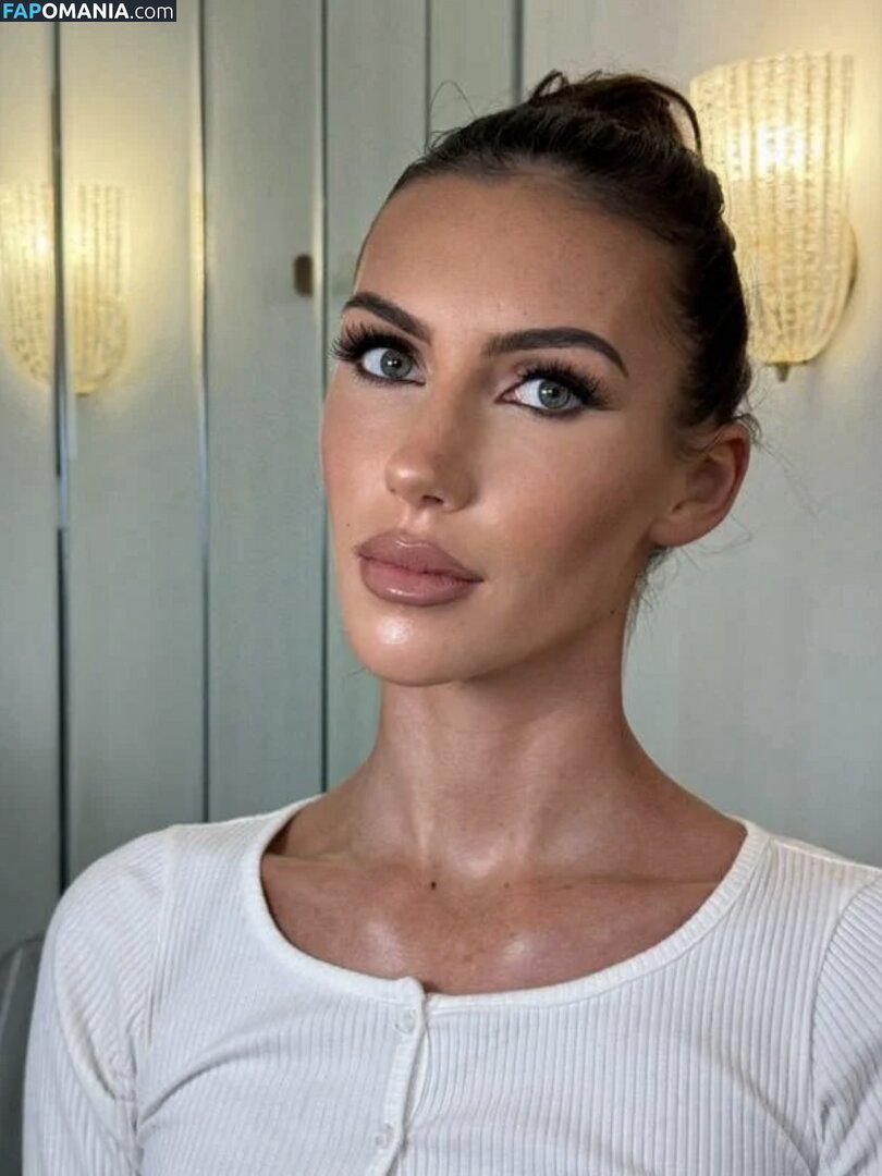 MilaRenee / milarenee_ Nu OnlyFans  Foto vazada #1