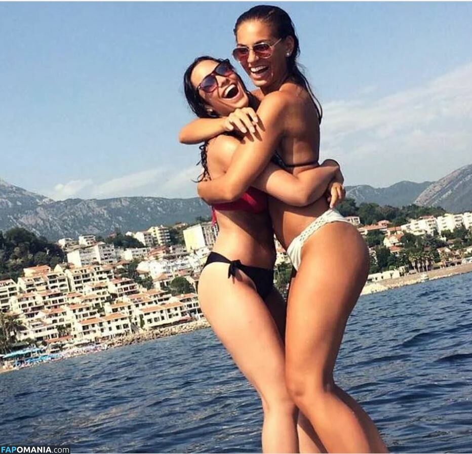 LM Reactions / LMreaction / Milena And Lola / milena.lola Nu OnlyFans  Foto vazada #77