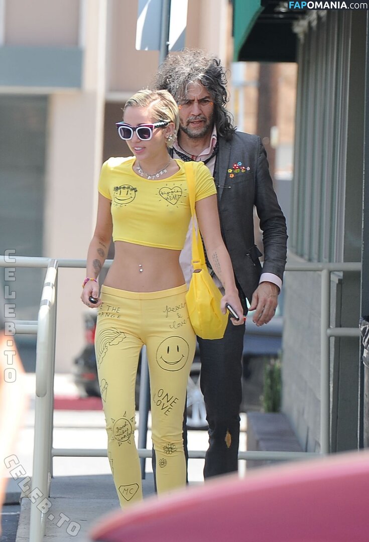Miley Cyrus / https: / mileycyrus Nu OnlyFans  Foto vazada #6