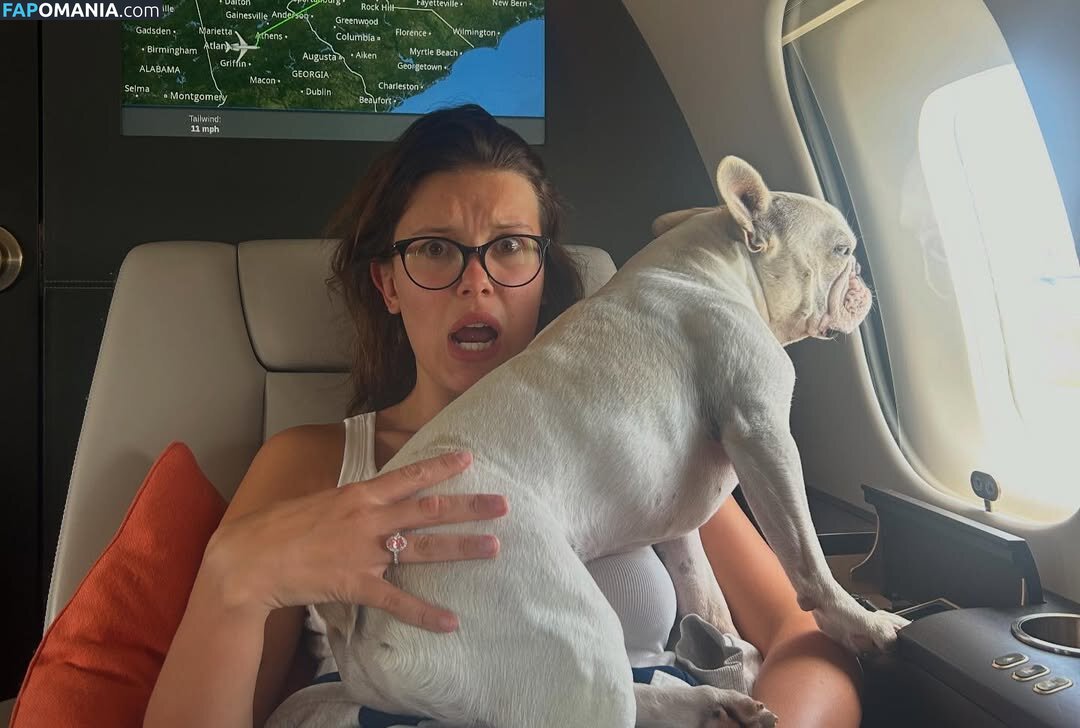 Millie Bobby Brown / milliebobbybrown Nu OnlyFans  Foto vazada #21