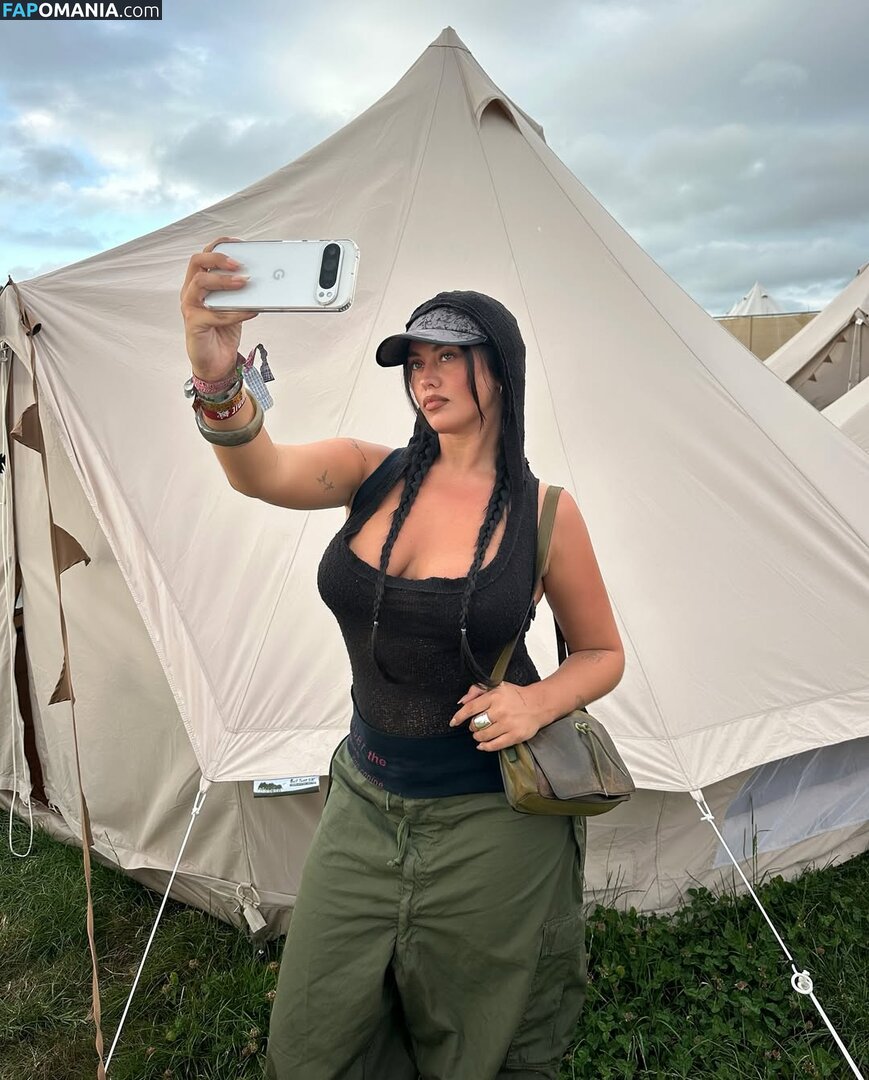 Millie Hannah / explicittbabe / milliehannahhh Nu OnlyFans  Foto vazada #4