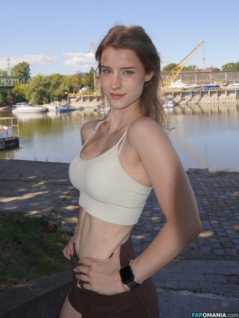 Mira.004 / model_mira Nu OnlyFans  Foto vazada #1457