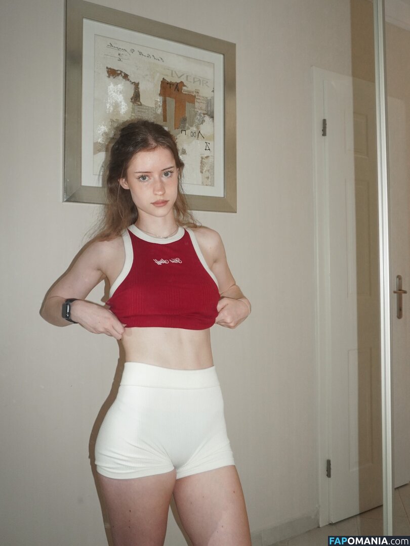 Mira.004 / model_mira Nu OnlyFans  Foto vazada #1476