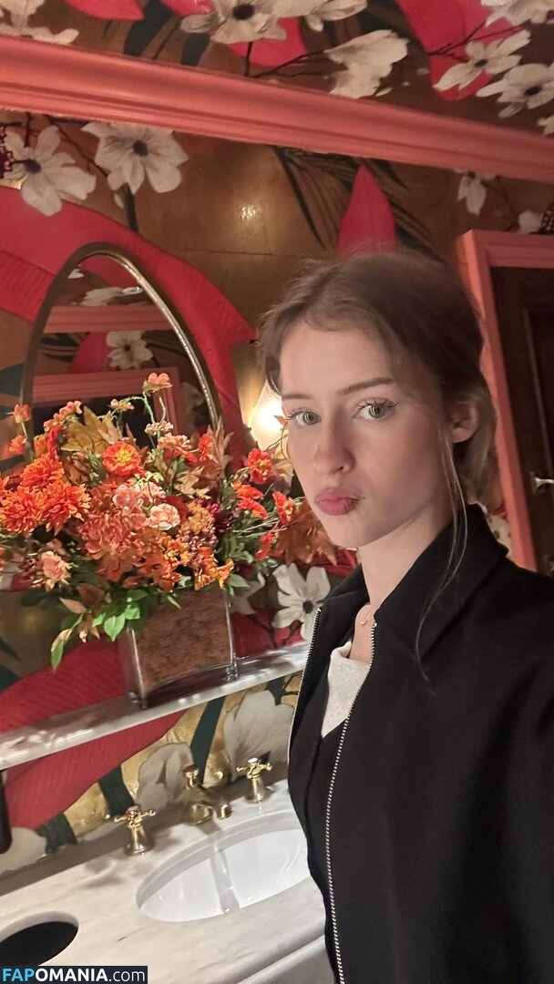 Mira.004 / model_mira Nu OnlyFans  Foto vazada #1502