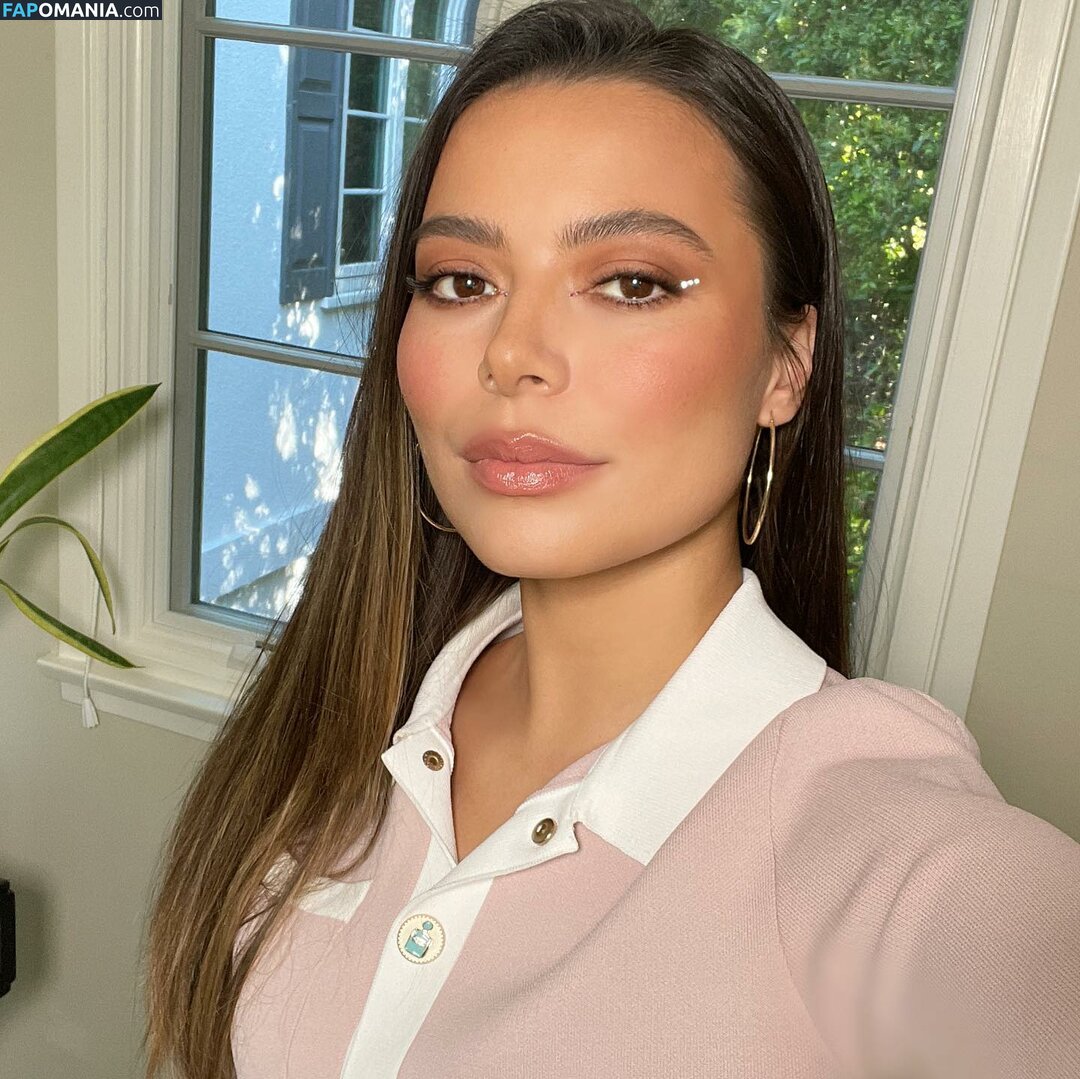 Miranda Cosgrove / MirandaCosgrove / onlyfanssz Nu OnlyFans  Foto vazada #67