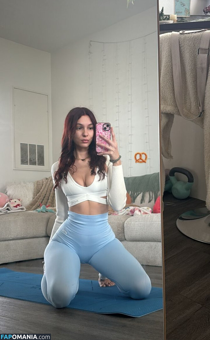 Miss X Bee Brii / miss.x.bee / miss.xbee Nu OnlyFans  Foto vazada #400
