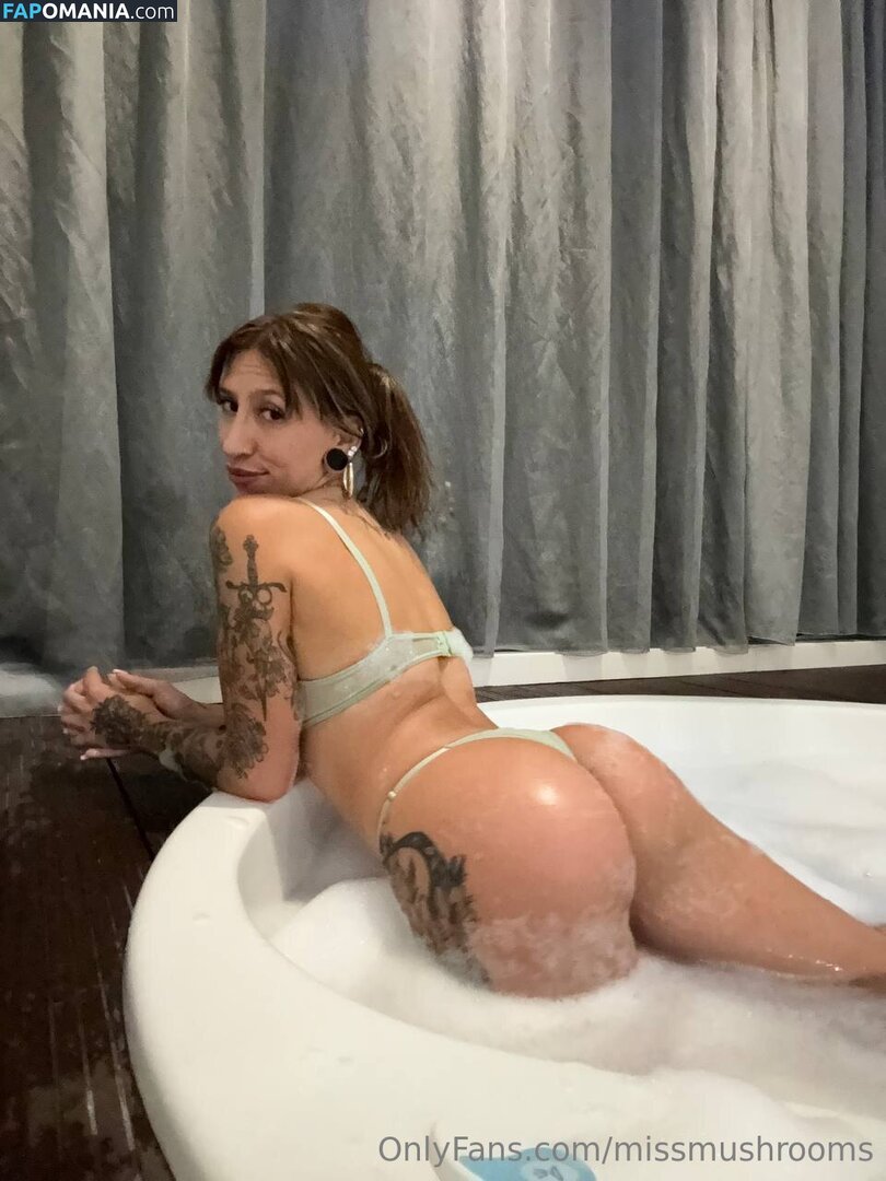 MissMushrooms / missmushr00ms Nu OnlyFans  Foto vazada #3