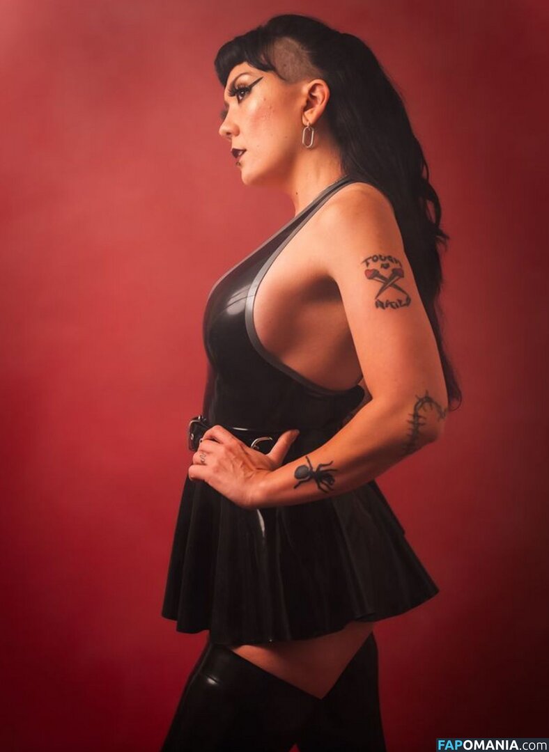Mistress Poison / MistressPoison2 / MistressPoisonx / https: / iammistresspoison Nu OnlyFans  Foto vazada #3