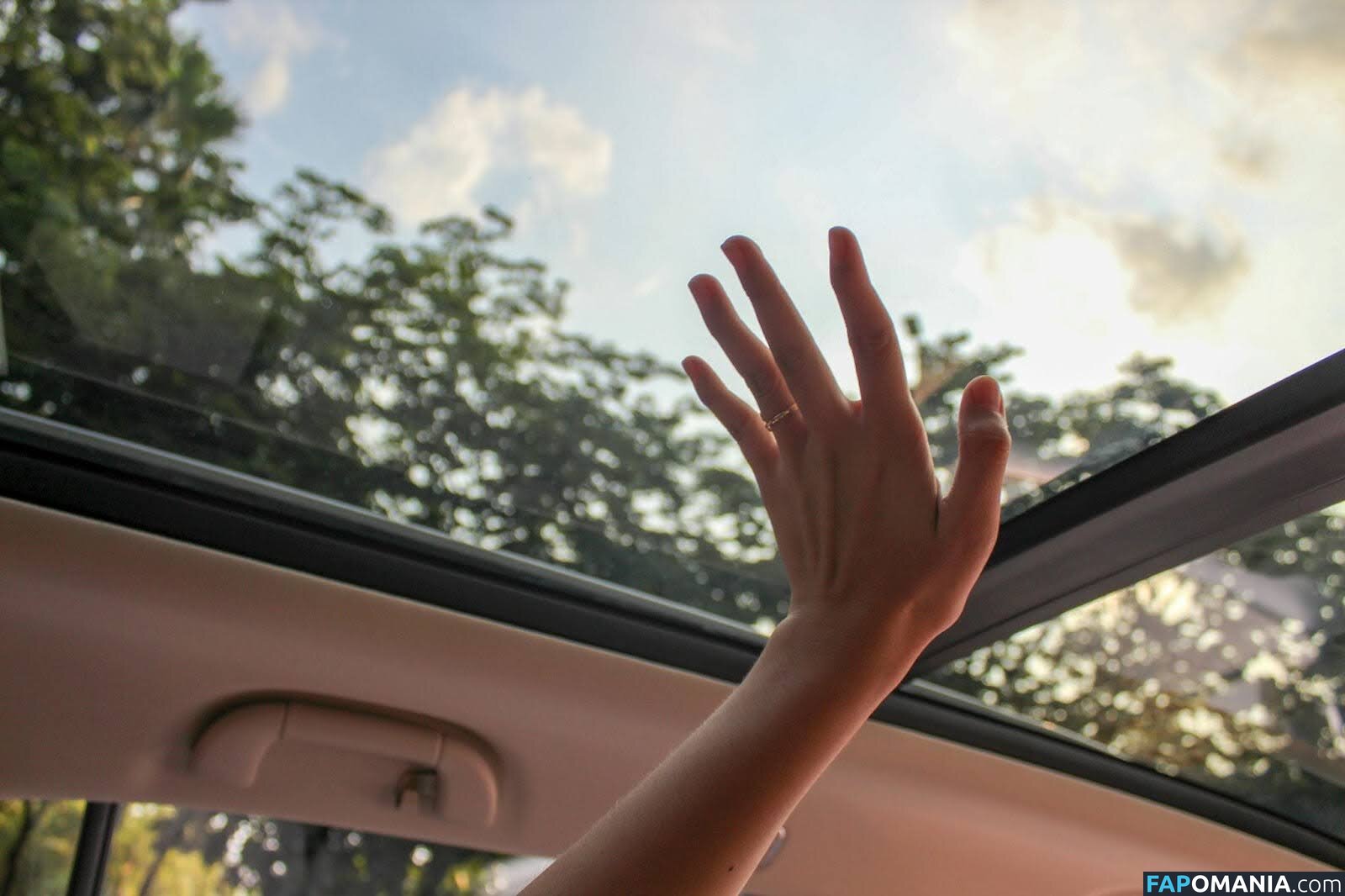 Moonroof Nu OnlyFans  Foto vazada #6