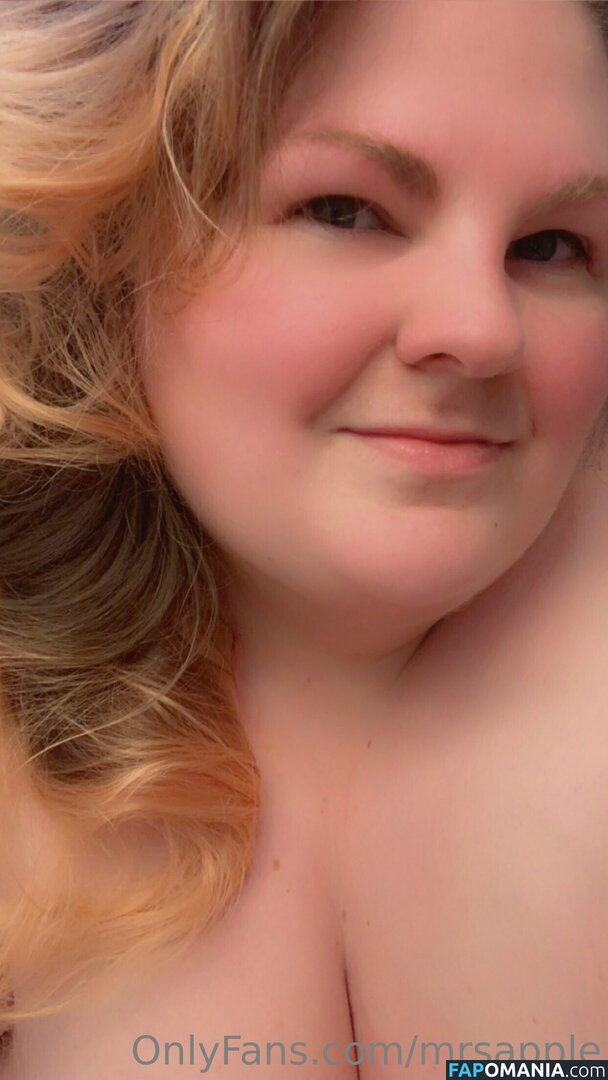 mrsapple / therealmrsapple Nu OnlyFans  Foto vazada #1