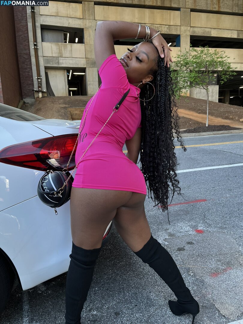 10shania / Muthafuckinlae / exclusivelylae / exclusivelylaee / https: / mf.lae / mflae___ Nu OnlyFans  Foto vazada #2