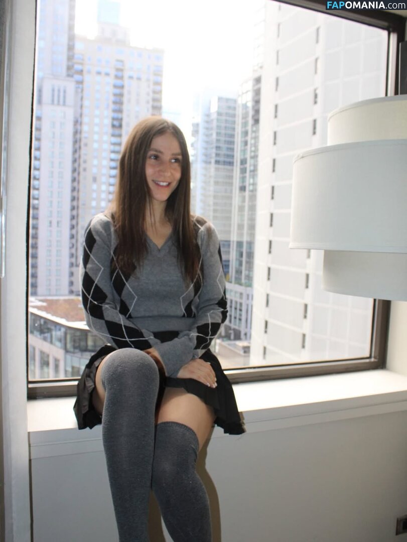 Nashla / Nashlabogaert__ / https: / nashla22 Nu OnlyFans  Foto vazada #2