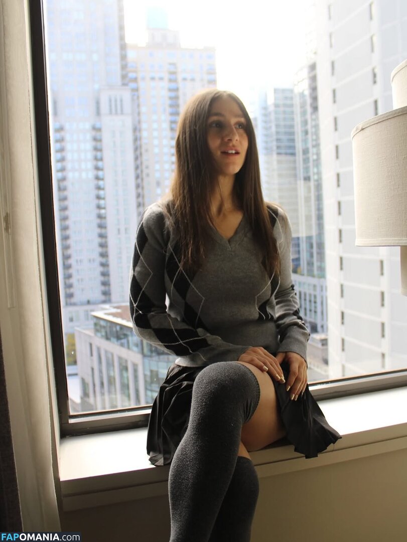 Nashla / Nashlabogaert__ / https: / nashla22 Nu OnlyFans  Foto vazada #3