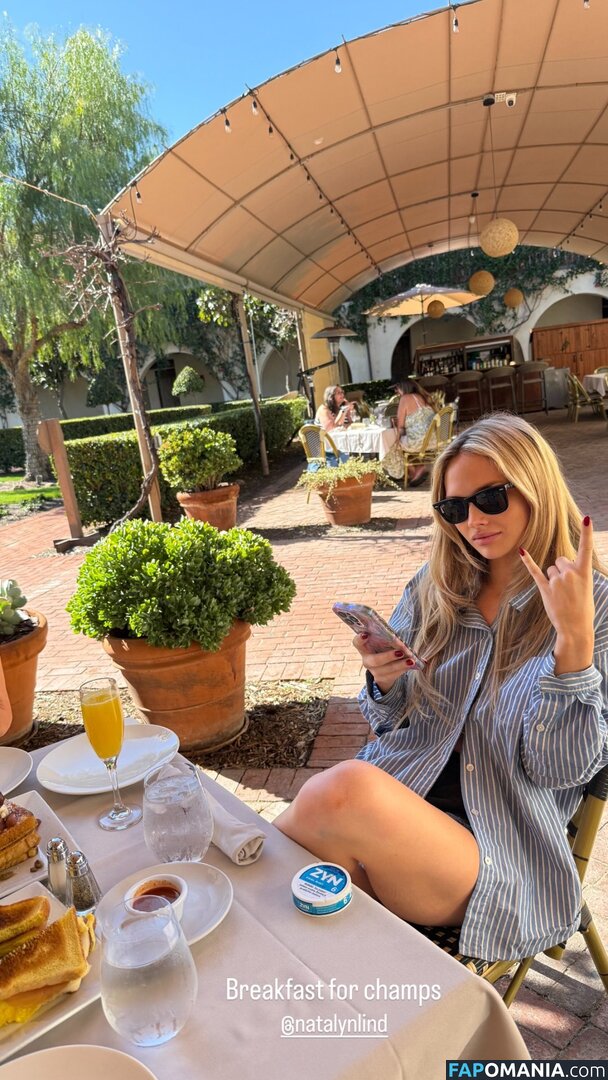 Natalie Alyn Lind / NatalieAlynLind / https: / natalynlind Nu OnlyFans  Foto vazada #484