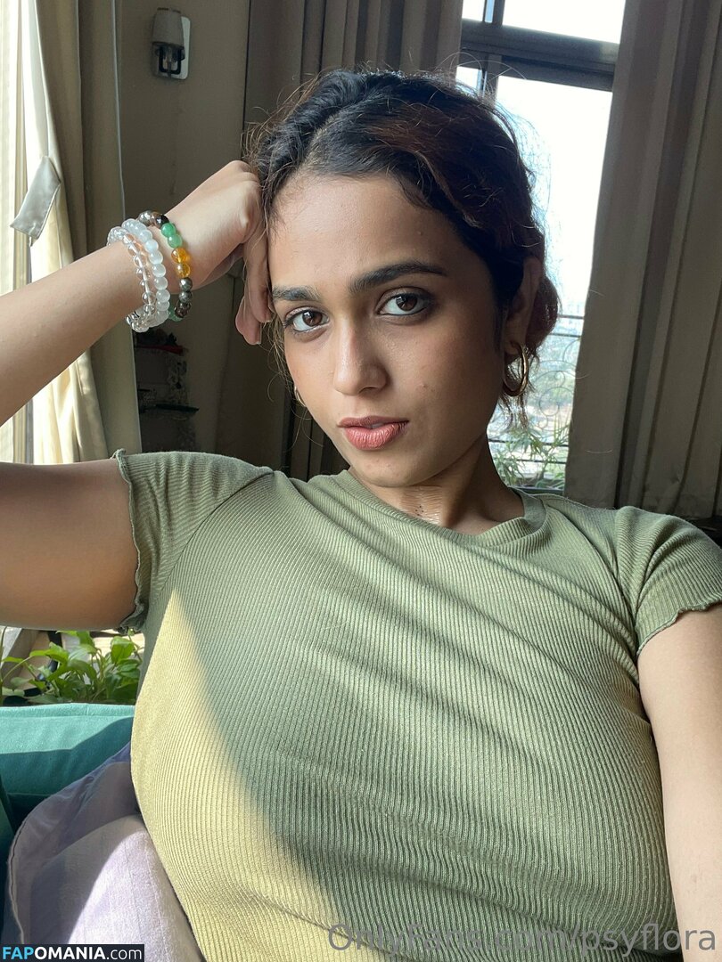 Neelam Kudale / psychedelicflora. / tara.kudale Nu OnlyFans  Foto vazada #1