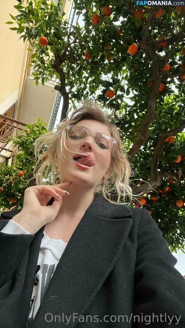 elara_moonq / nightly / nightlyy Nu OnlyFans  Foto vazada #102