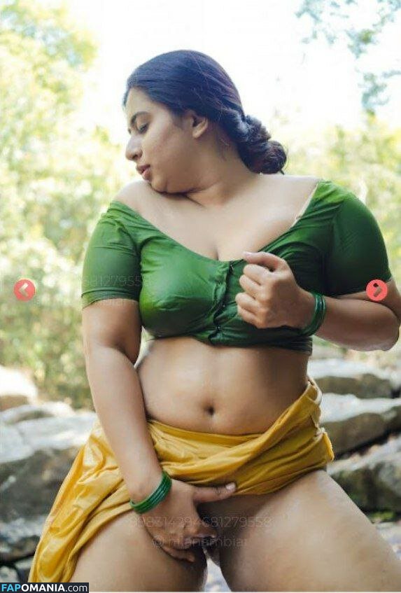 Nila Nambiar / Smera1695 / nilanambiar Nu OnlyFans  Foto vazada #7