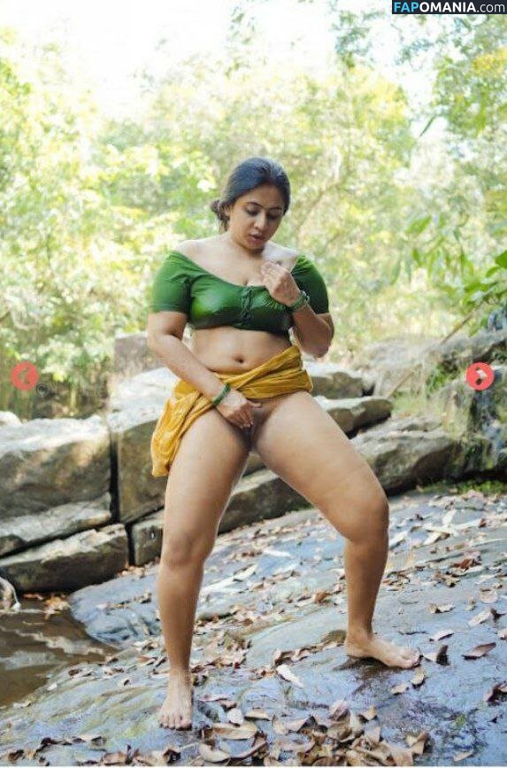 Nila Nambiar / Smera1695 / nilanambiar Nu OnlyFans  Foto vazada #9