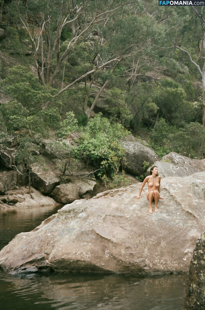 Nina Pirola / nature_nymph / nina.pirola Nu OnlyFans  Foto vazada #2