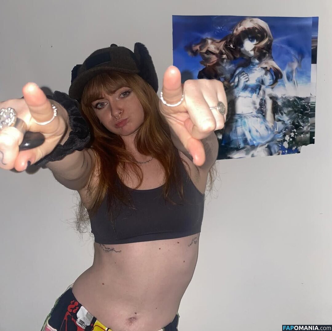 Nina Wilson / Ninajirachi / https: Nu OnlyFans  Foto vazada #2