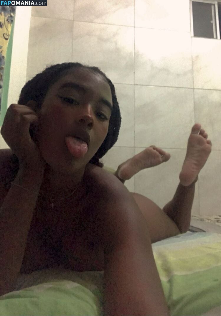 ninfetinha vih / ninfetinhavivi / ninnidavid / shygirlfromeurope Nu OnlyFans  Foto vazada #4