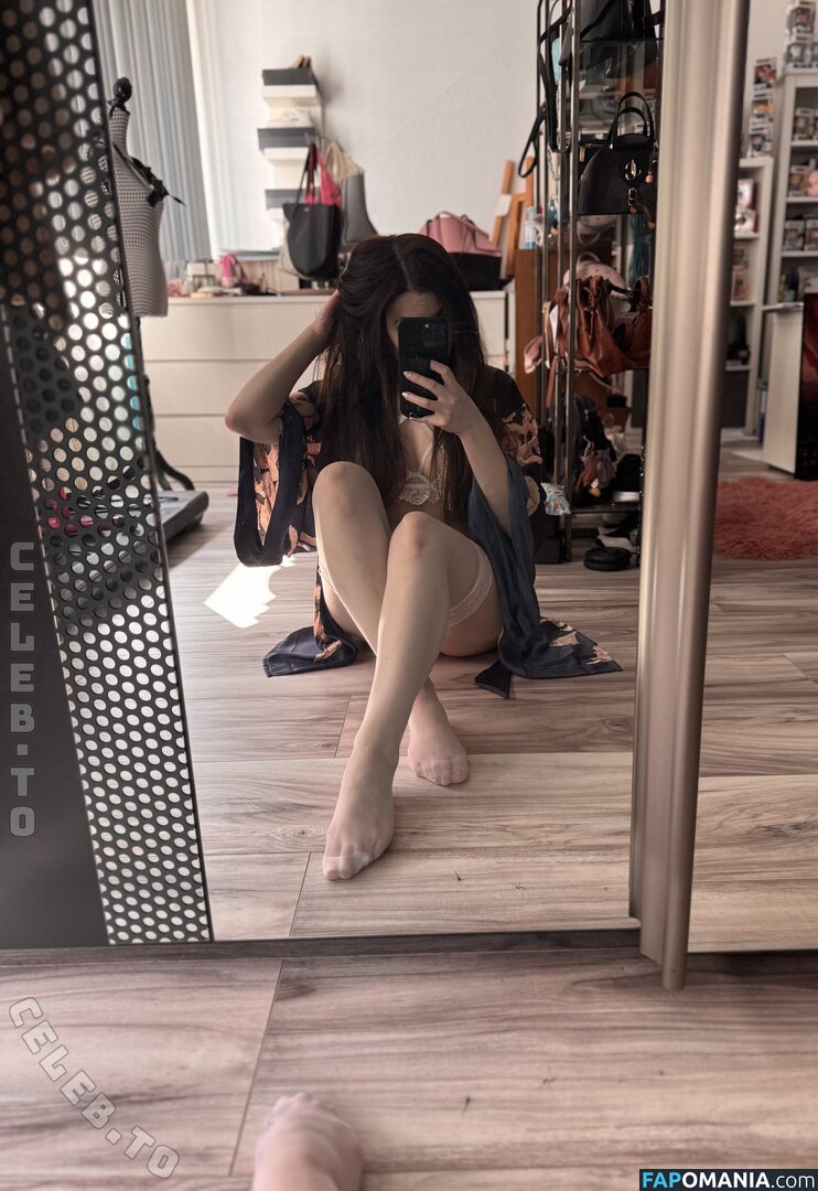 Nini Raven / Nini_Raven / raven_nini Nu OnlyFans  Foto vazada #1