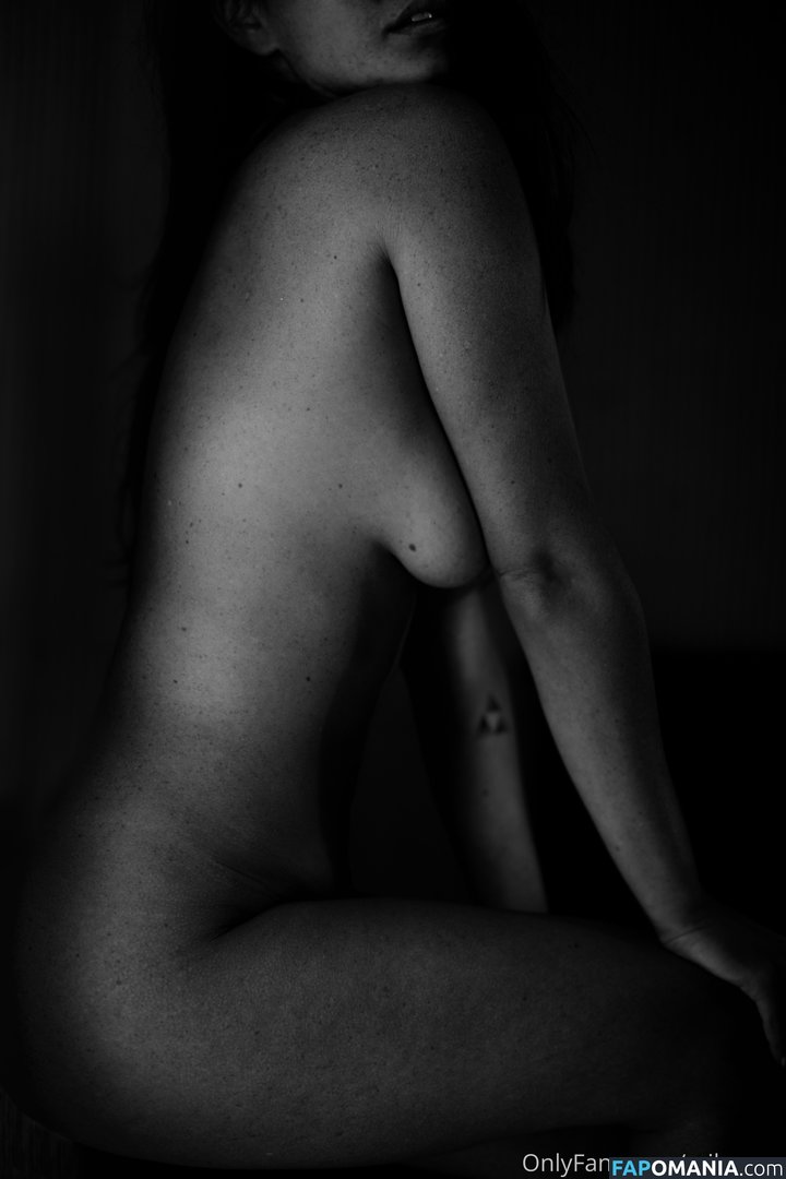 Nour Guiga / noor.g / nornaiysha / nour_guiga Nu OnlyFans  Foto vazada #6