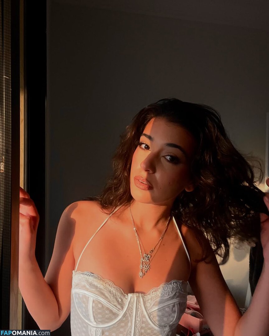 Nourine Abouseada / https: / nourineabouseada Nu OnlyFans  Foto vazada #10