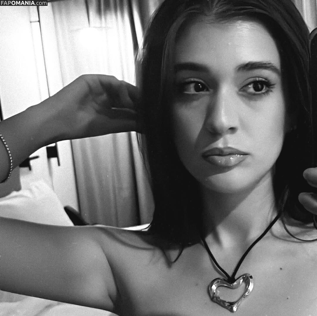 Nourine Abouseada / https: / nourineabouseada Nu OnlyFans  Foto vazada #12