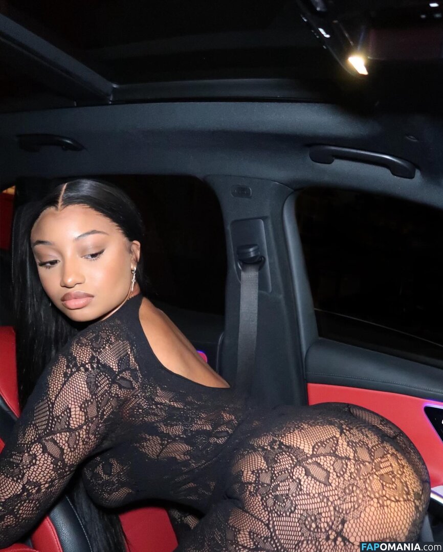 NylaBaknari / baknari / https: Nu OnlyFans  Foto vazada #7