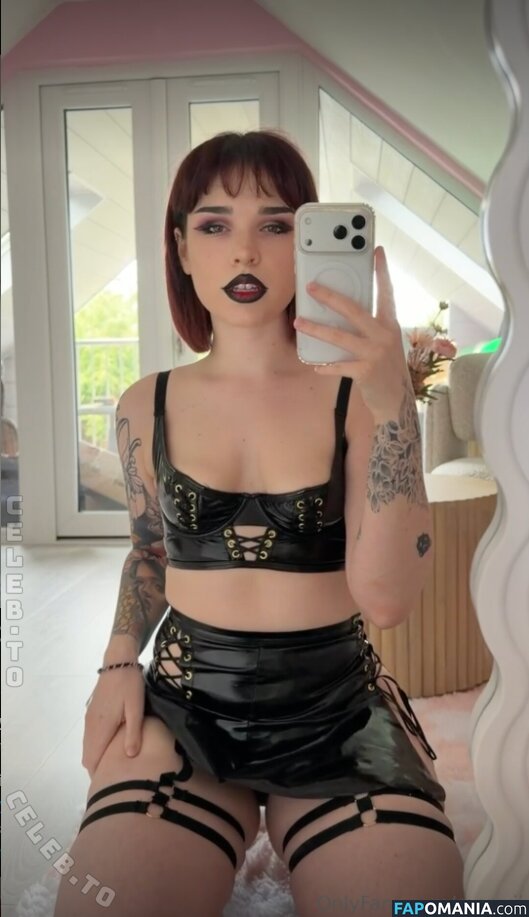 NYYXXII / https: / nyyxxii_ / therealnyyxxii Nu OnlyFans  Foto vazada #1