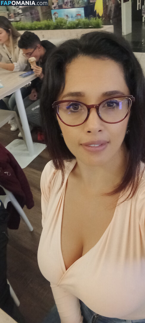 Officefacil / Vivi Becerra / vivi.v / vivi_officefacil / vivib0808 Nu OnlyFans  Foto vazada #7