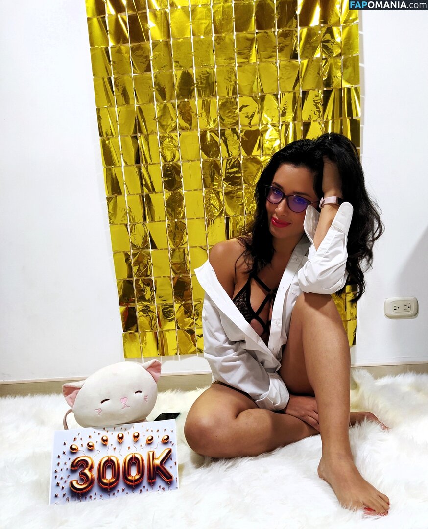 Officefacil / Vivi Becerra / vivi.v / vivi_officefacil / vivib0808 Nu OnlyFans  Foto vazada #237