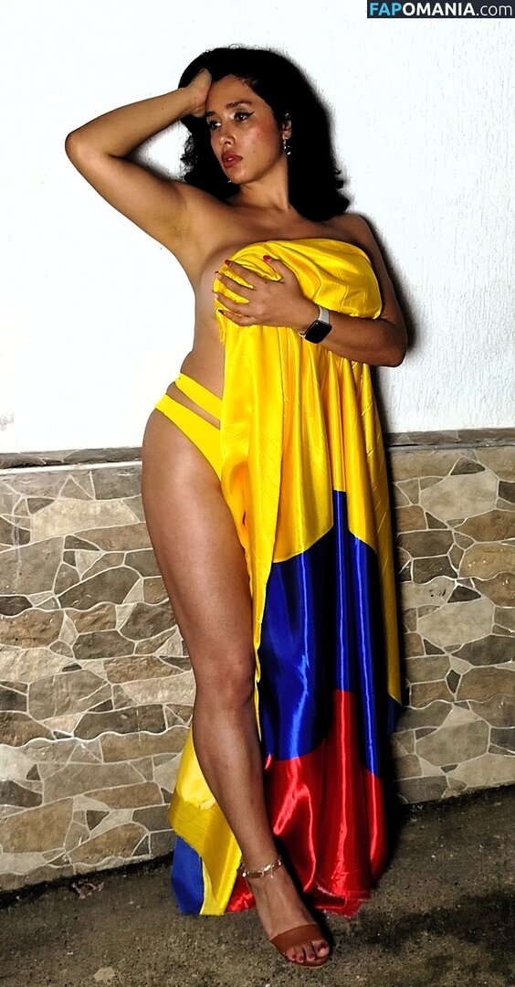 Officefacil / Vivi Becerra / vivi.v / vivi_officefacil / vivib0808 Nu OnlyFans  Foto vazada #320