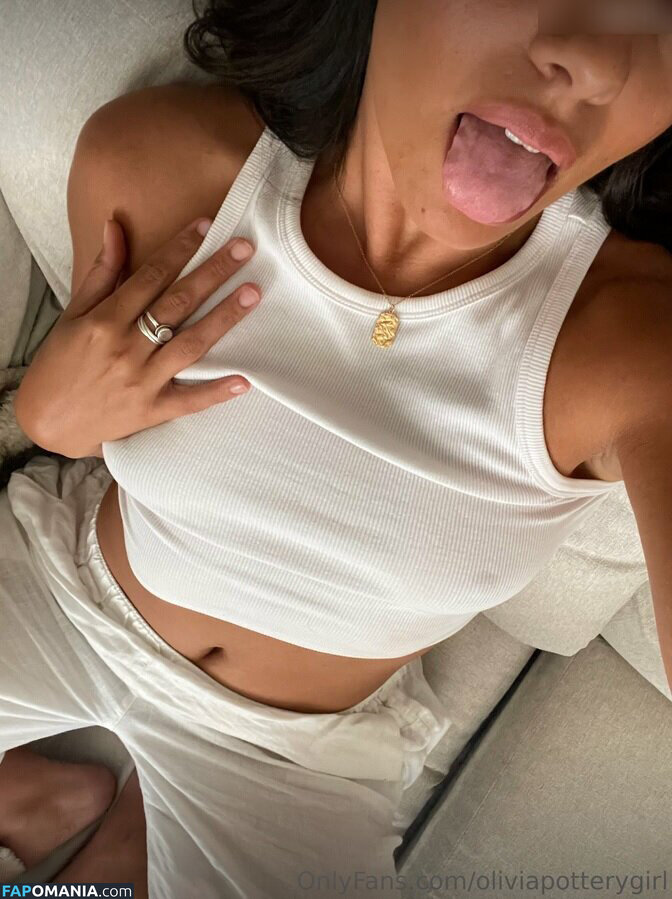 Olivia Webb / Potterygirl / oliviahamerwebb / oliviapotterygirl Nu OnlyFans  Foto vazada #11