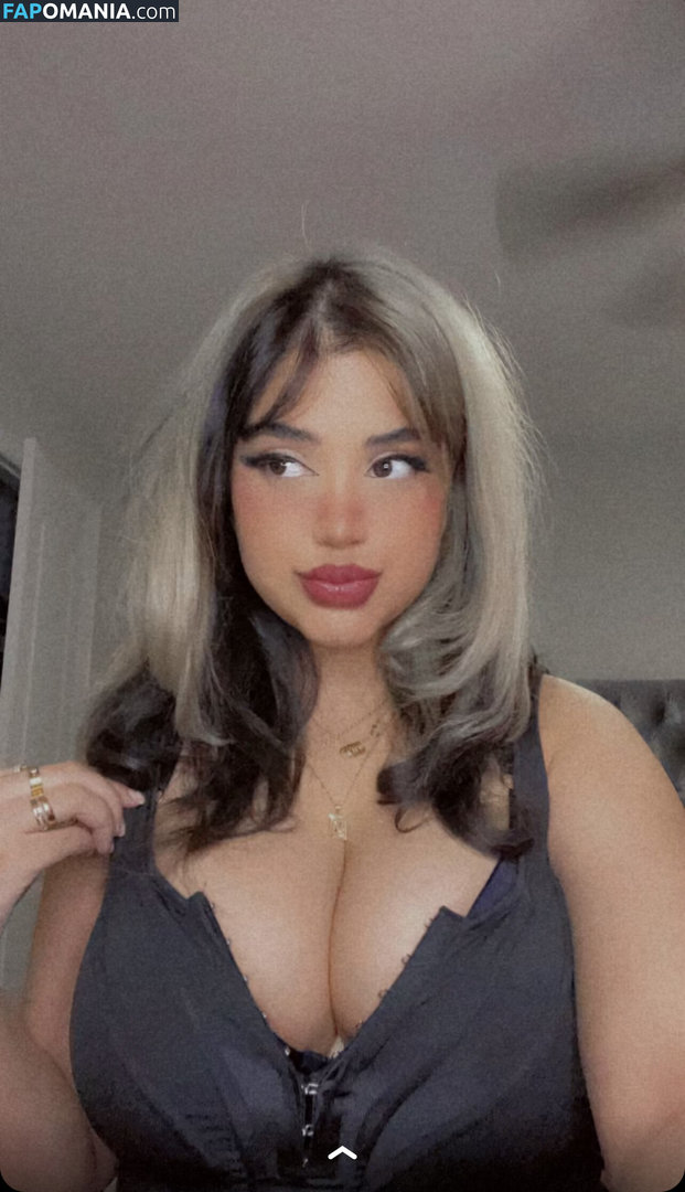 Kiranxo / OMGLove Nu OnlyFans  Foto vazada #1