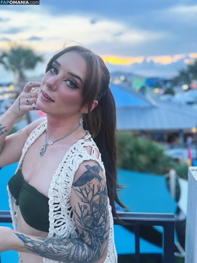 chloeblackz / onevegetabletwo Nu OnlyFans  Foto vazada #6