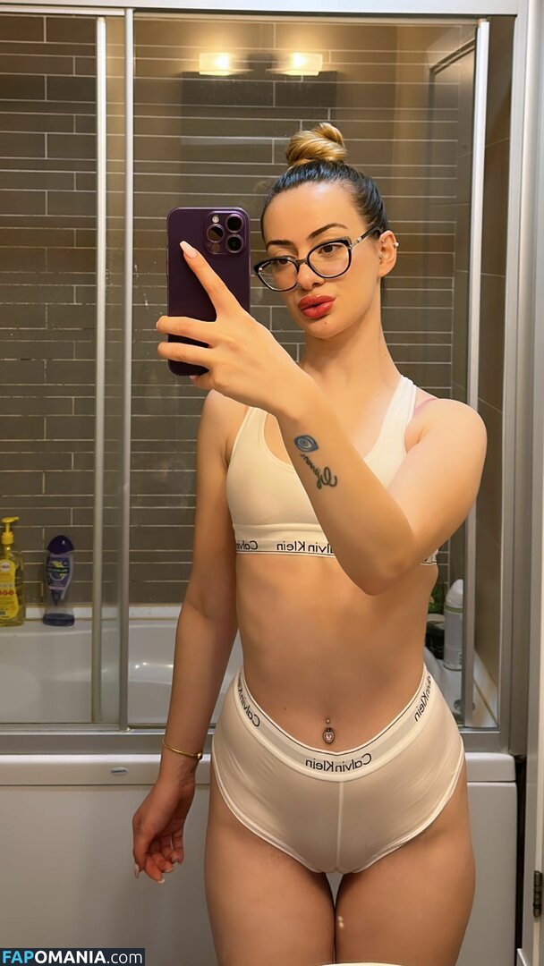 Oznur Guven / oz_nurunuz / oznurunuz / oznurunuzz Nu OnlyFans  Foto vazada #15