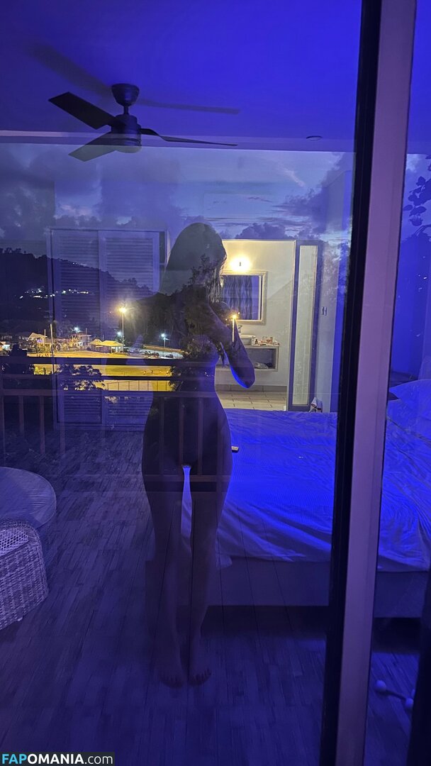 AnnaDellart / Pachka.ani / annushk.art Nu OnlyFans  Foto vazada #4