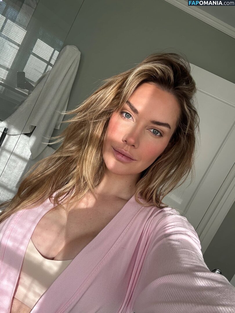 Paige Spiranac / _paige.renee Nu OnlyFans  Foto vazada #2