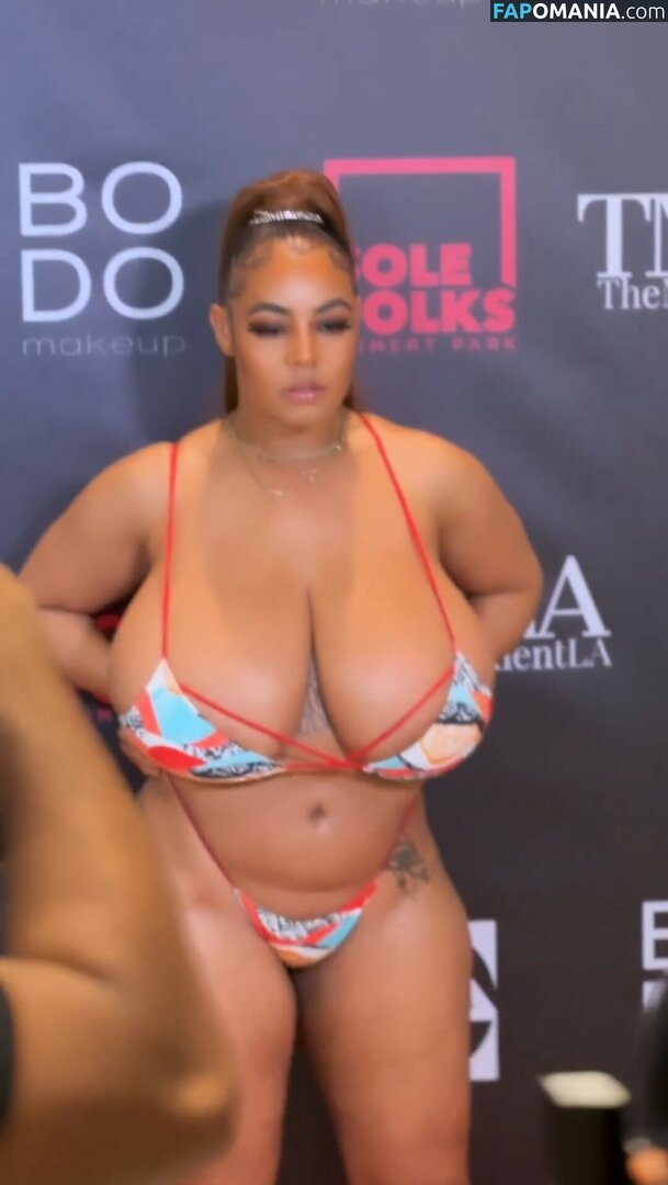 Persephanii / officialpersephanii Nu OnlyFans  Foto vazada #4