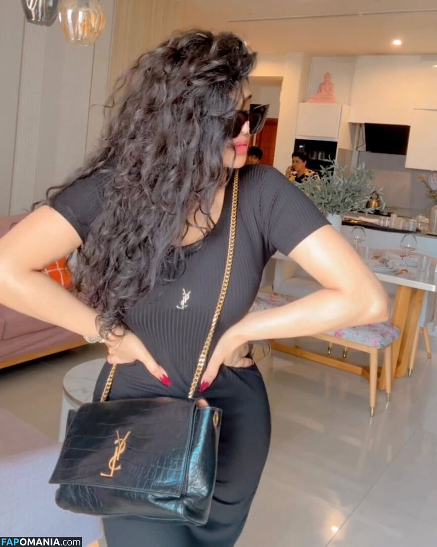 Piumi / https: / queenpiumi / queenpiyumy Nu OnlyFans  Foto vazada #6