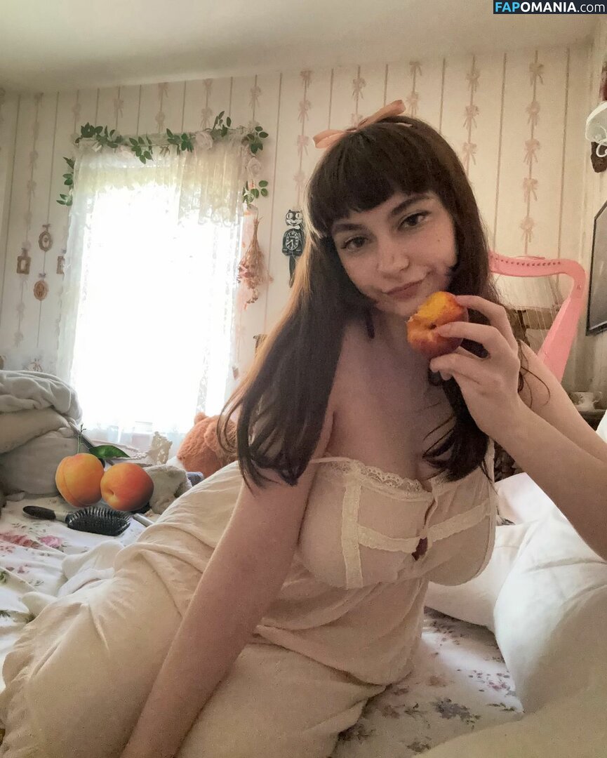 porcelainmilkbottle / sleepylittledolly / u379634773 Nu OnlyFans  Foto vazada #10