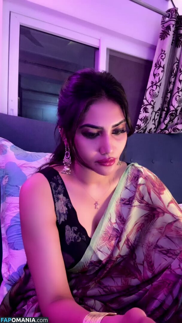Priya Naidu / priya_naidu0422 Nu OnlyFans  Foto vazada #1