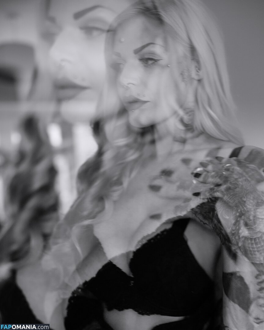 Pure.horror Nu OnlyFans  Foto vazada #16