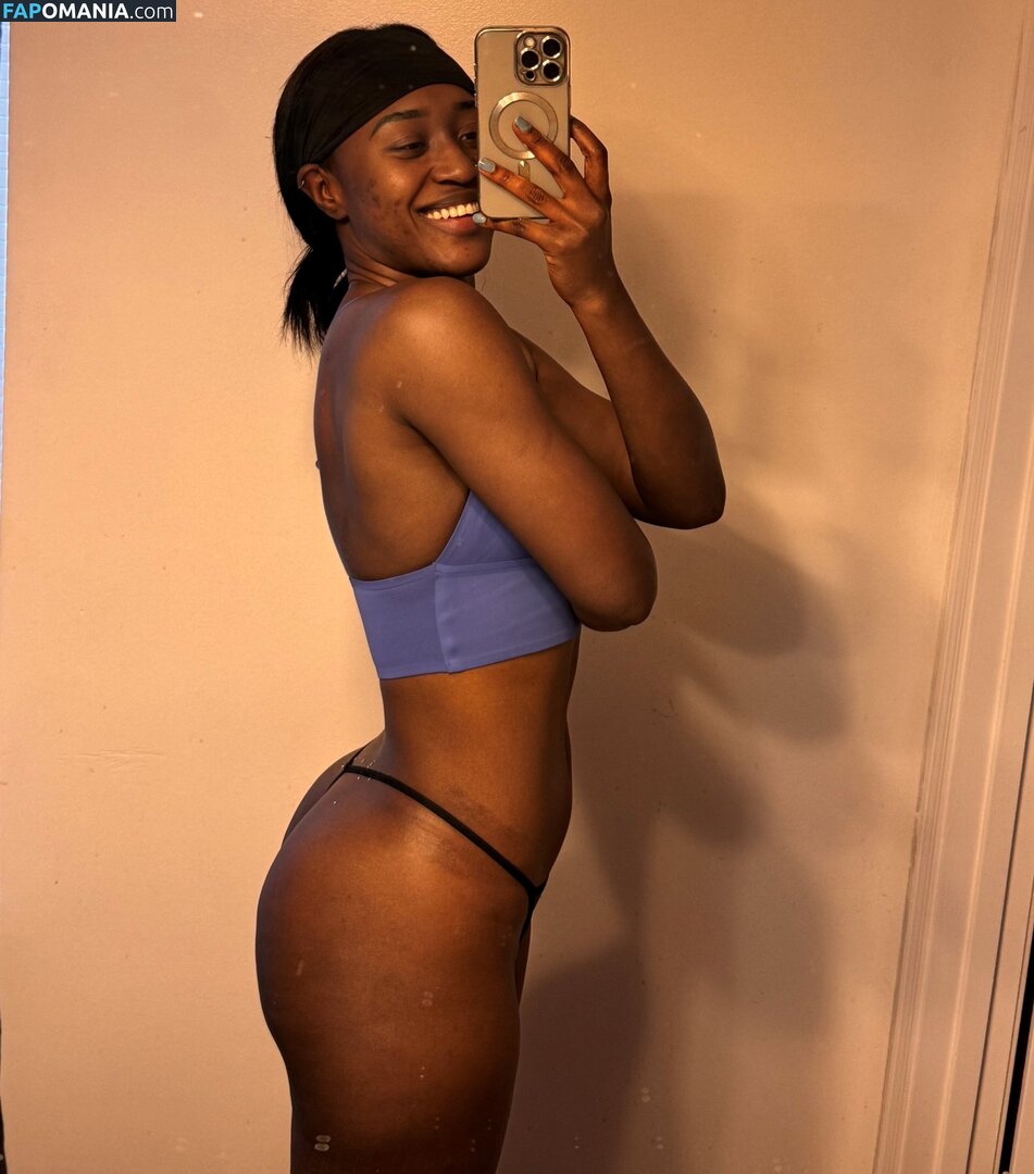 Queen Aminata / Queenaminata / amisylle / amisylle - AEW Nu OnlyFans  Foto vazada #7