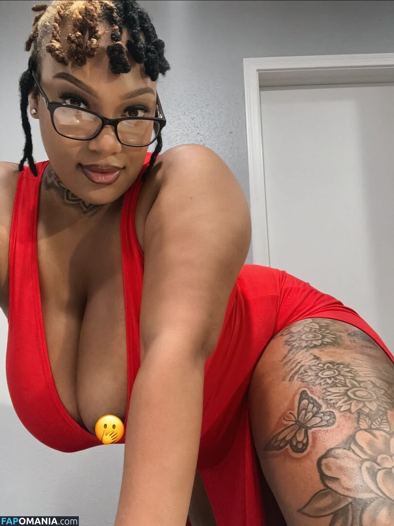 Queen Sznn / https: / locdqueenx Nu OnlyFans  Foto vazada #3