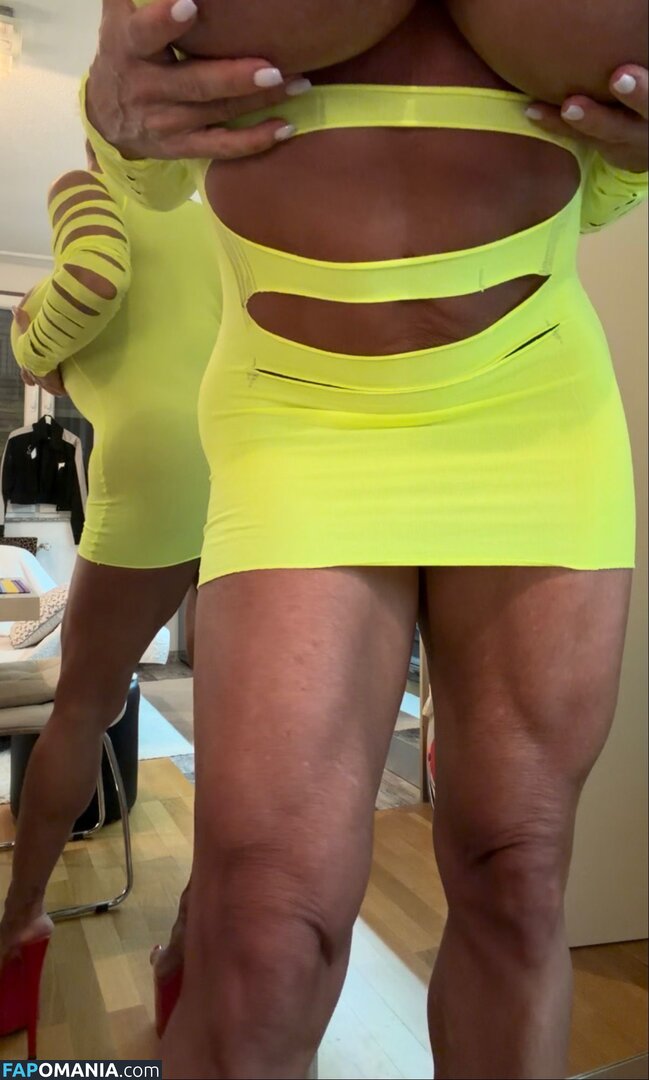QueenMuscleBoobs Nu OnlyFans  Foto vazada #8
